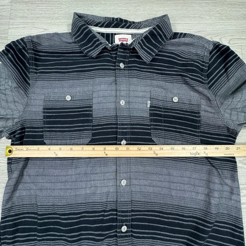 Levis *orders ship